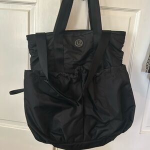 Lululemon studio/gym/travel bag